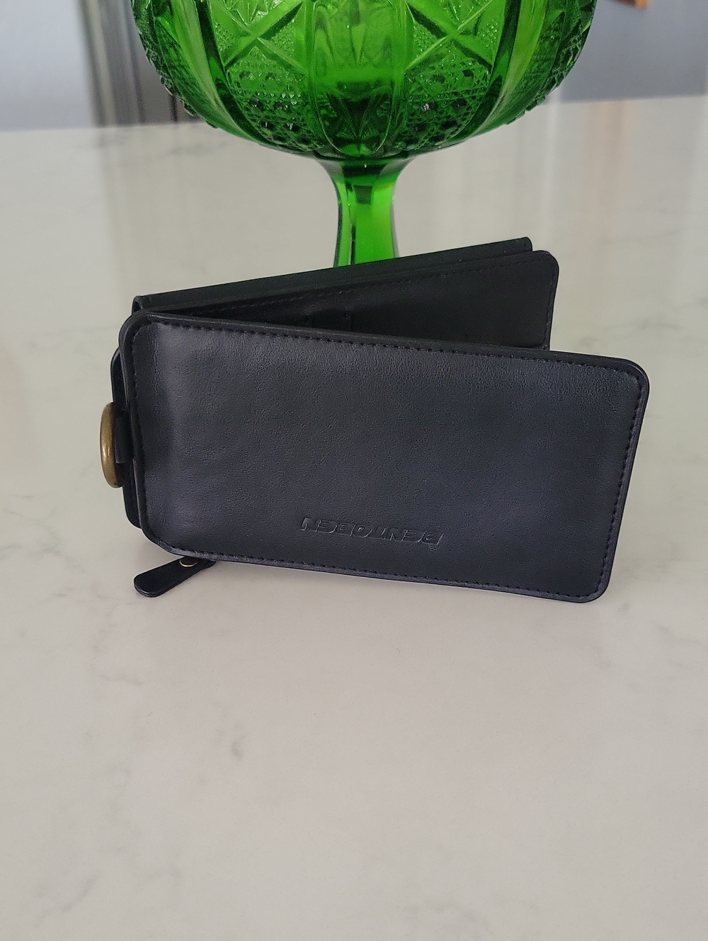 Bentoben Black Leather Wallet with Gold Zipper